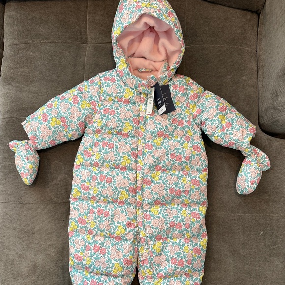 Babygap infant girl’s snow suit